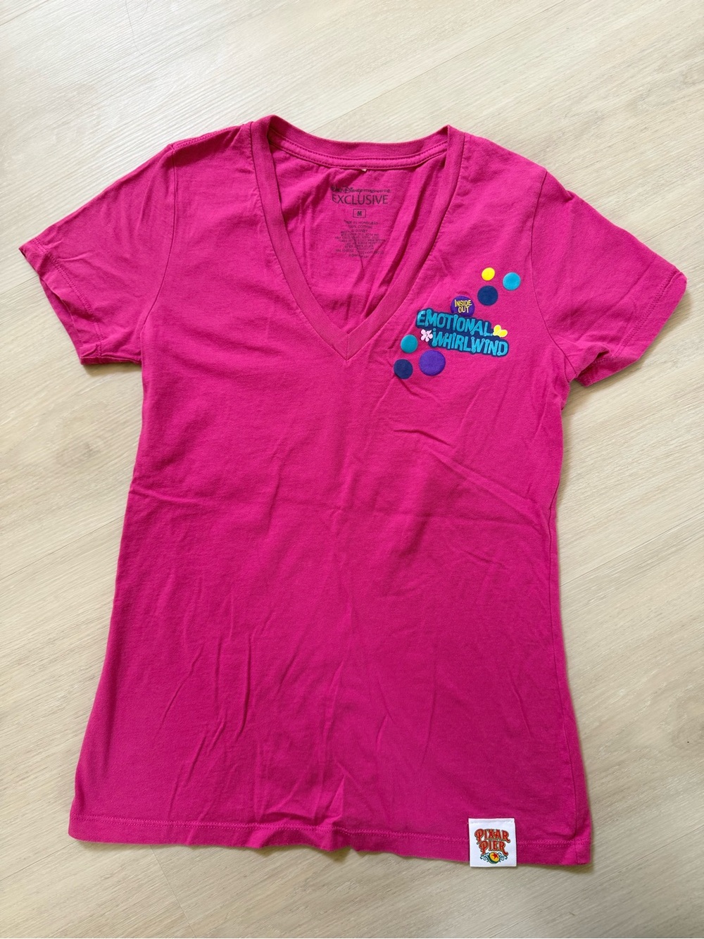 Disney Pixar 'Emotional Whirlwind' v-neck short sleeves tee size M